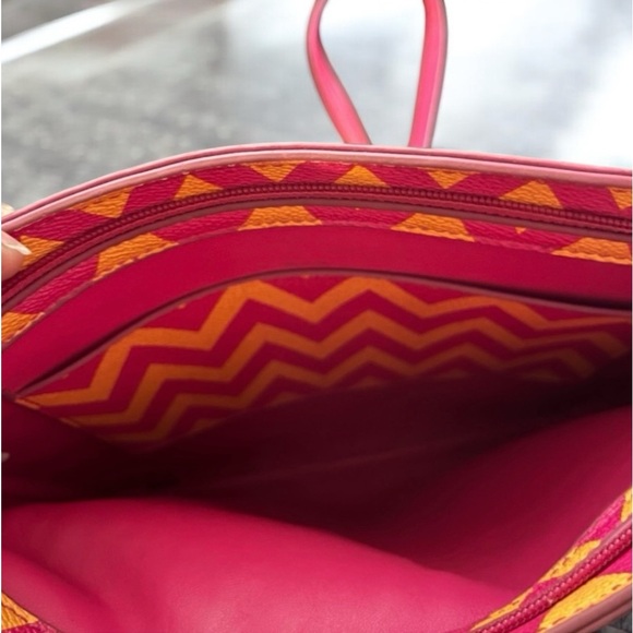 Vera Bradley handbag with strap - Picture 4 of 8